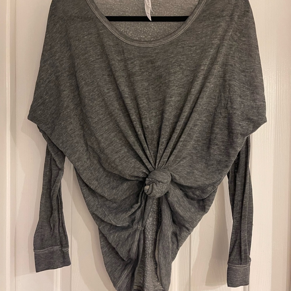 SALE ✨ Any 2 Items, 20% Off ✨ RVCA - Gray Thin Long Sleeve